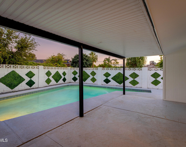8719 E Rancho Vista Drive - Photo Thumbnail 37