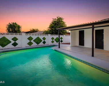 8719 E Rancho Vista Drive - Photo Thumbnail 35