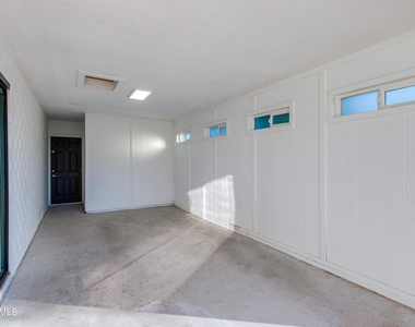 8719 E Rancho Vista Drive - Photo Thumbnail 8