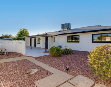 8719 E Rancho Vista Drive - Photo Thumbnail 40