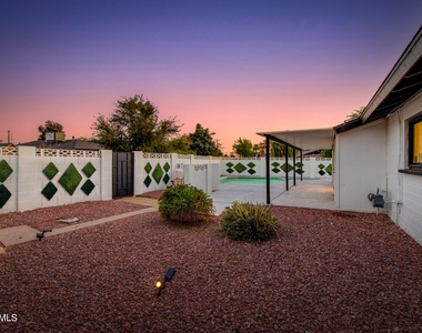 8719 E Rancho Vista Drive - Photo Thumbnail 34