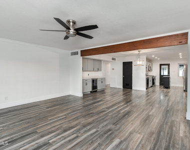 8719 E Rancho Vista Drive - Photo Thumbnail 9
