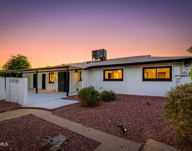 8719 E Rancho Vista Drive - Photo Thumbnail 33