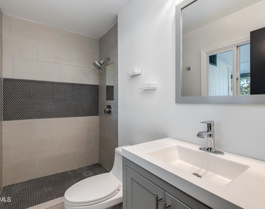 8719 E Rancho Vista Drive - Photo Thumbnail 24