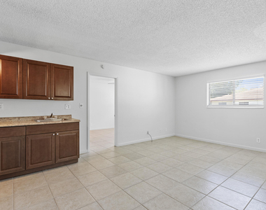 2054 Nw 43rd Terrace - Photo Thumbnail 2