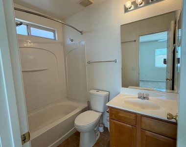329 S 16th Street - Photo Thumbnail 6