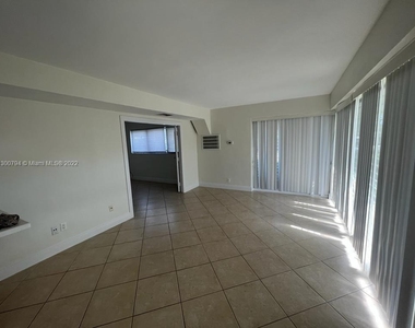 2755 Ne 28th Avenue - Photo Thumbnail 7