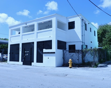 1814 Nw 2nd Court - Photo Thumbnail 7