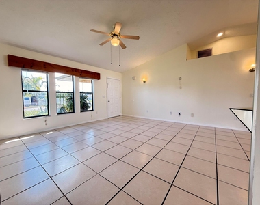 2225 Se Melaleuca Boulevard - Photo Thumbnail 9