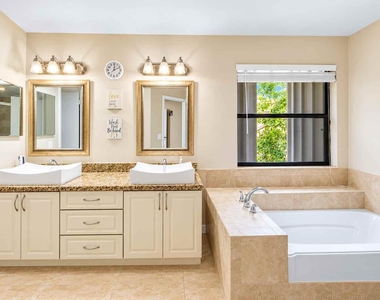 1431 Sw 87th Way - Photo Thumbnail 6