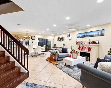 1431 Sw 87th Way - Photo Thumbnail 4