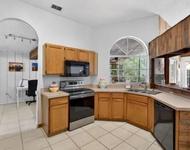 543 Pine Lake View Drive - Photo Thumbnail 3