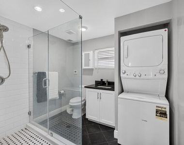 439 45th Street - Photo Thumbnail 25