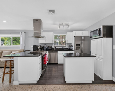 439 45th Street - Photo Thumbnail 6