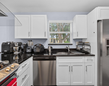 439 45th Street - Photo Thumbnail 7
