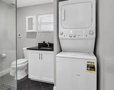 439 45th Street - Photo Thumbnail 24