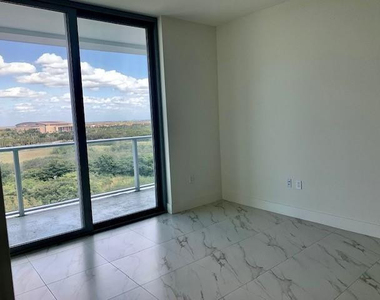 2000 Metropica Way - Photo Thumbnail 12