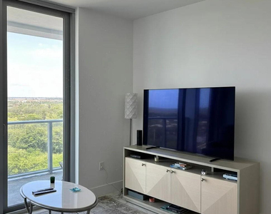 2000 Metropica Way - Photo Thumbnail 5