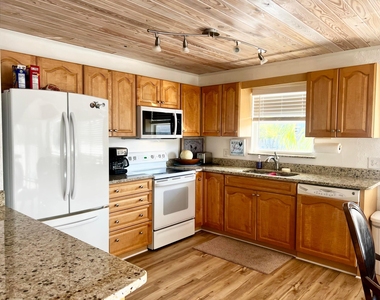 1540 Lantana Lane - Photo Thumbnail 15