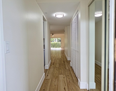 2845 Sw 22nd Avenue - Photo Thumbnail 4