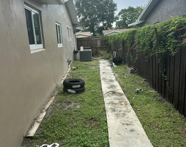 5410 Nw 16th Court - Photo Thumbnail 5