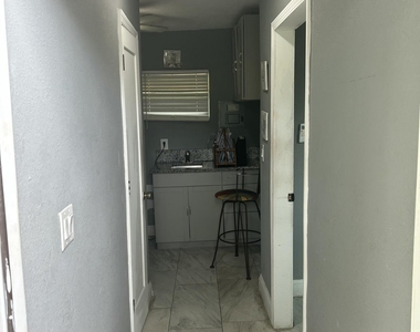 5410 Nw 16th Court - Photo Thumbnail 2