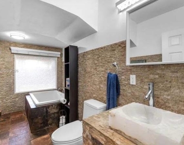 4220 Sw 13th Street - Photo Thumbnail 13