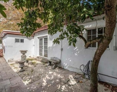 4220 Sw 13th Street - Photo Thumbnail 16