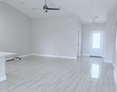 4001 Sw Mccrory Street - Photo Thumbnail 11