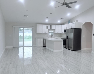 4001 Sw Mccrory Street - Photo Thumbnail 3