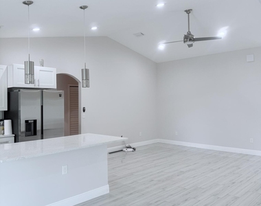 4001 Sw Mccrory Street - Photo Thumbnail 10