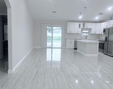 4001 Sw Mccrory Street - Photo Thumbnail 4