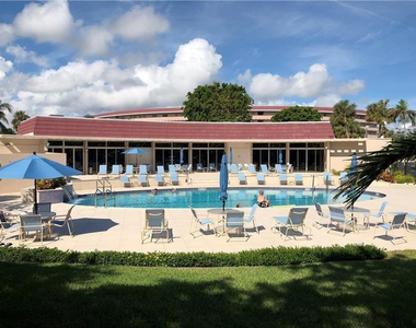 1523 E Hillsboro Boulevard - Photo Thumbnail 6