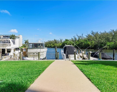 1523 E Hillsboro Boulevard - Photo Thumbnail 13