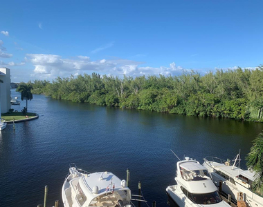 1523 E Hillsboro Boulevard - Photo Thumbnail 14