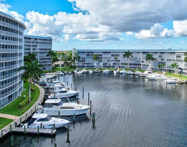 1523 E Hillsboro Boulevard - Photo Thumbnail 18