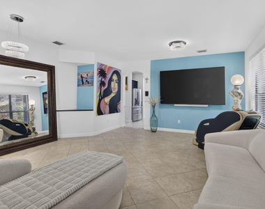 4577 Willow Run Way - Photo Thumbnail 3