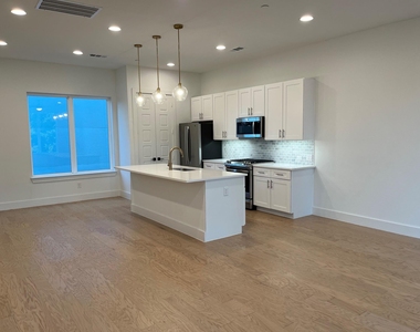2610 Kimsey Drive - Photo Thumbnail 13