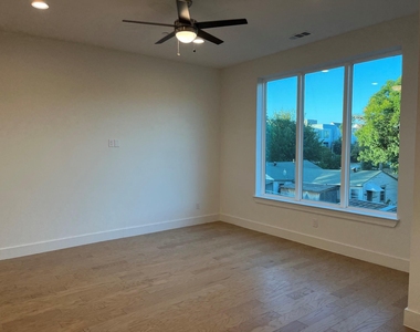 2610 Kimsey Drive - Photo Thumbnail 5