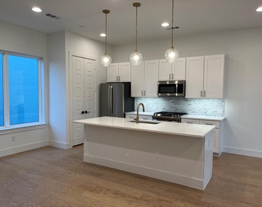 2610 Kimsey Drive - Photo Thumbnail 7