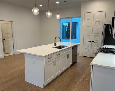 2610 Kimsey Drive - Photo Thumbnail 9