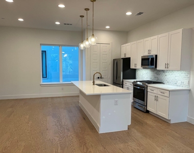 2610 Kimsey Drive - Photo Thumbnail 8