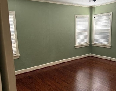 5450 Longview Street - Photo Thumbnail 7