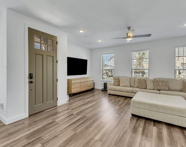 2654 Settlers Place - Photo Thumbnail 3