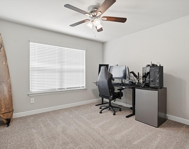 4028 Cornerstone Circle - Photo Thumbnail 31