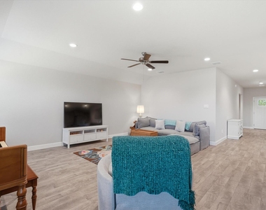 4028 Cornerstone Circle - Photo Thumbnail 16