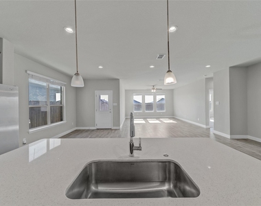 15816 Farringdon Street - Photo Thumbnail 7