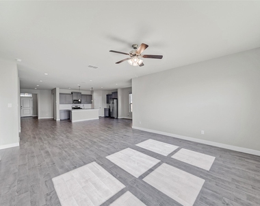 15816 Farringdon Street - Photo Thumbnail 14