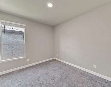 15816 Farringdon Street - Photo Thumbnail 31