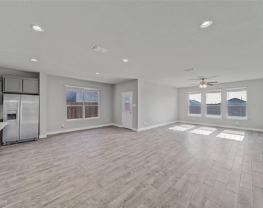 15816 Farringdon Street - Photo Thumbnail 12
